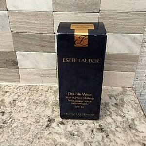 Estēe Lauder double wear